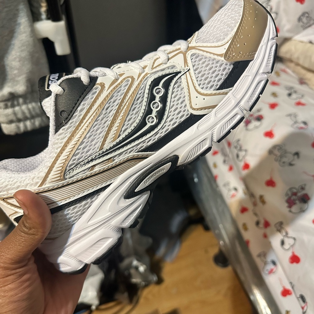 Saucony Women's White and Brown Sneakers